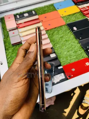 New Apple iPhone 11 Pro 256 GB Gold