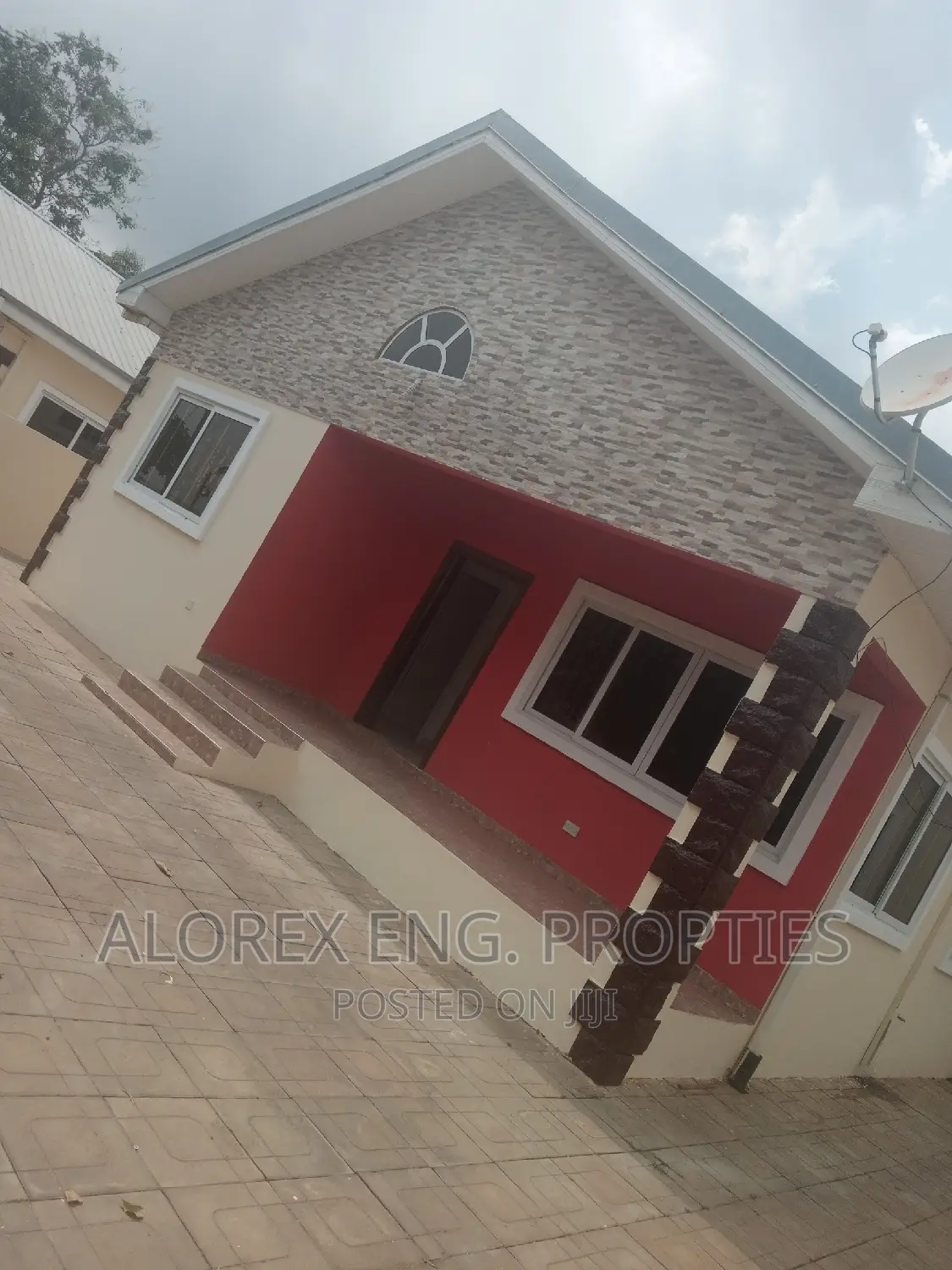 3bdrm House in $550 Ghana Flag, Oyarifa for rent