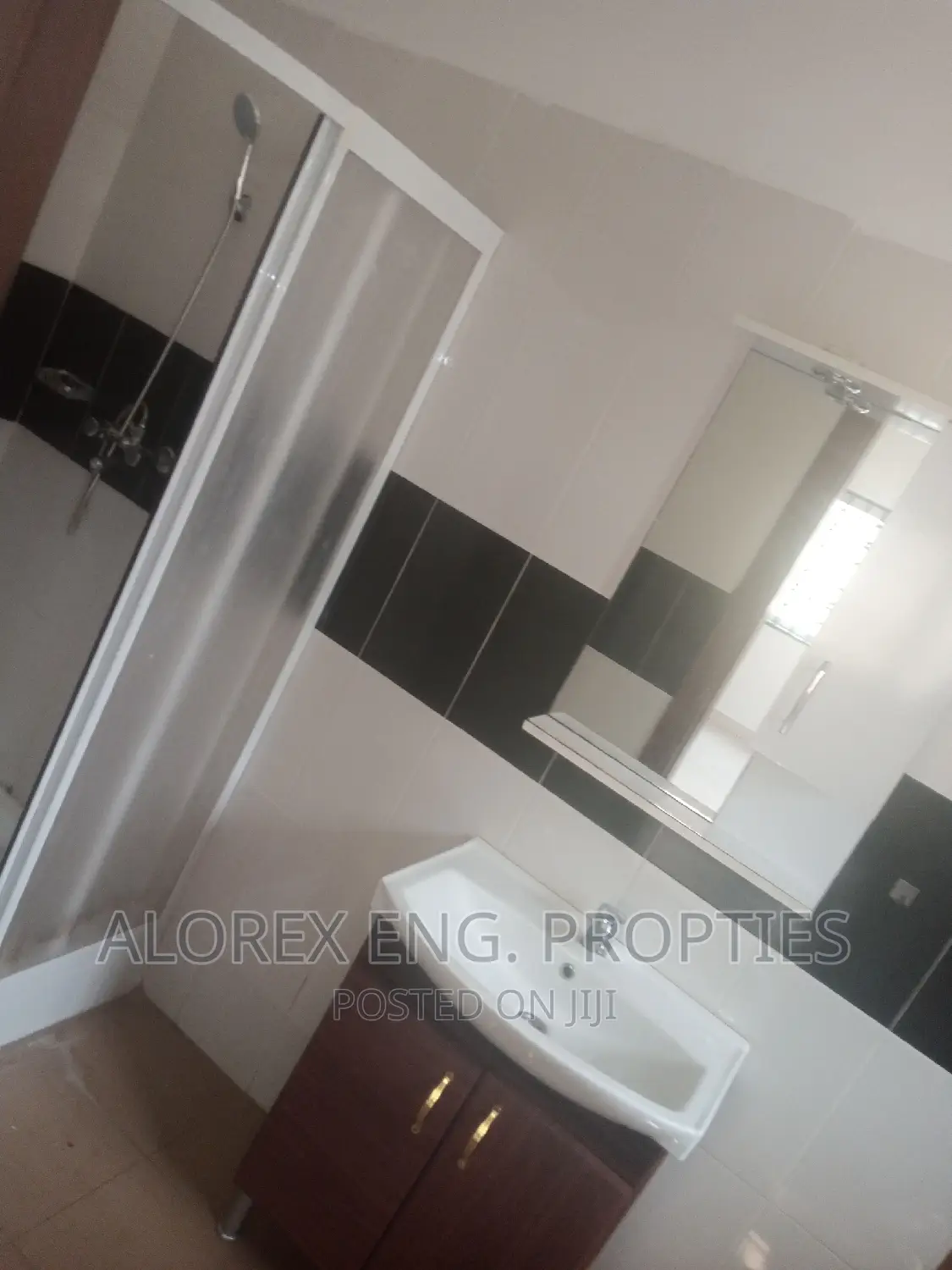 3bdrm House in $550 Ghana Flag, Oyarifa for rent
