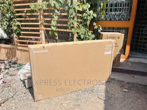 Edgeless Design Slim UHD Smart Samsung 65”Au7092