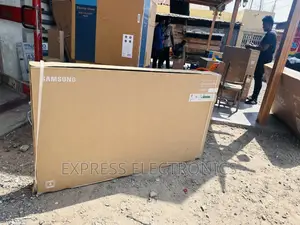 Quad Core Processor UHD Samung 55”Au7092 Tv 