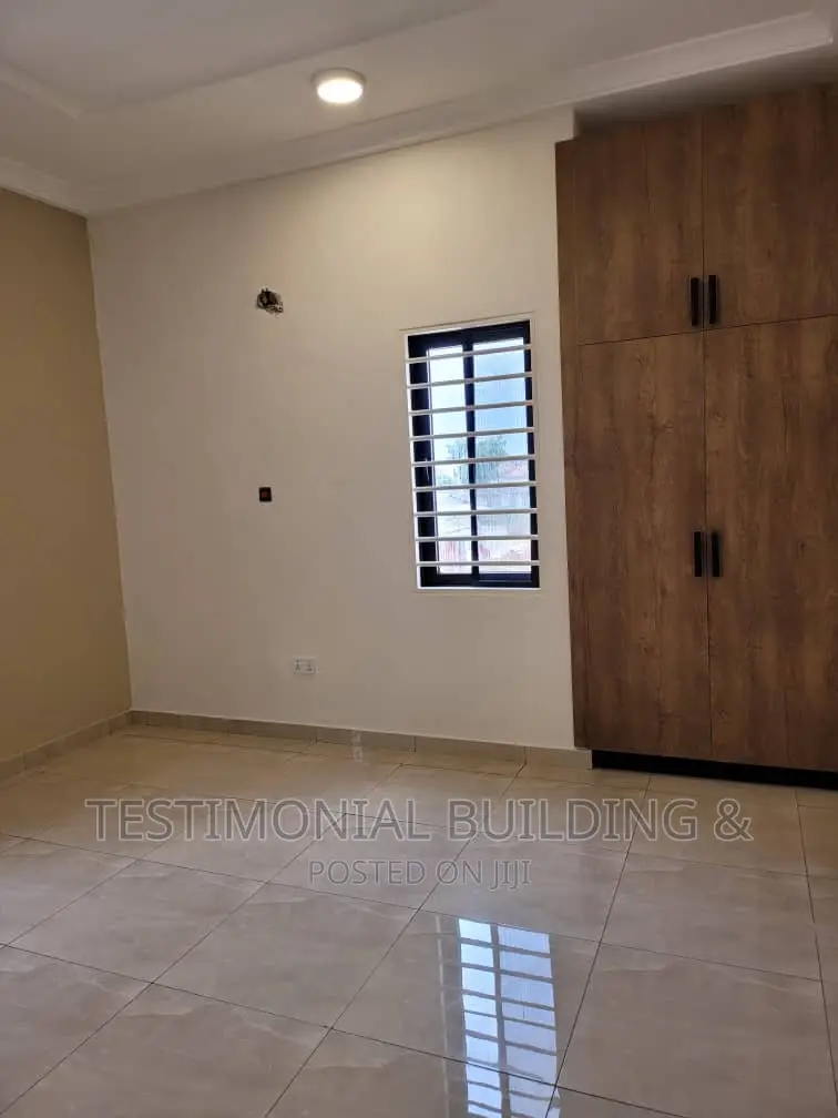 4bdrm House in Testimonial Building, Lake Side Estate for sale