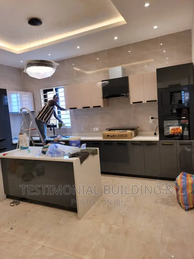 4bdrm House in Testimonial Building, Lake Side Estate for sale