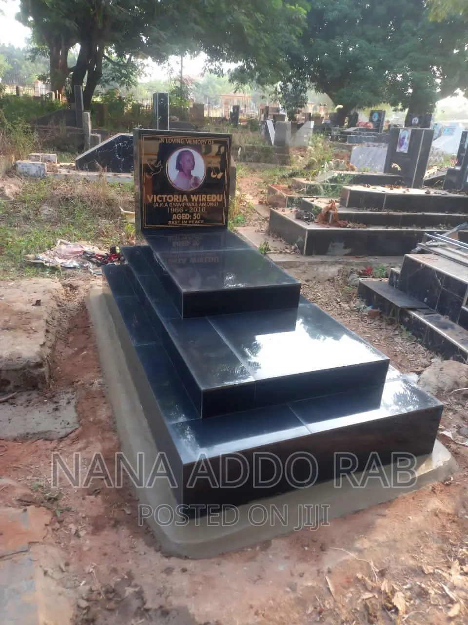 Tiles Tombstone Design With High Finishing