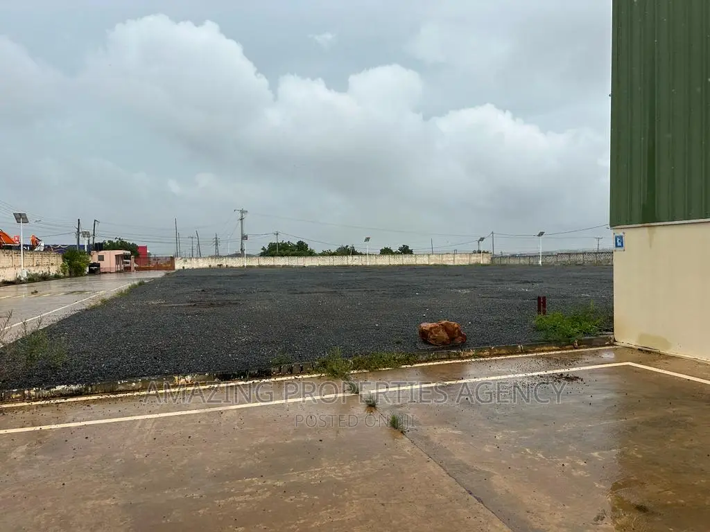 Warehouse Space Is 5000sqm