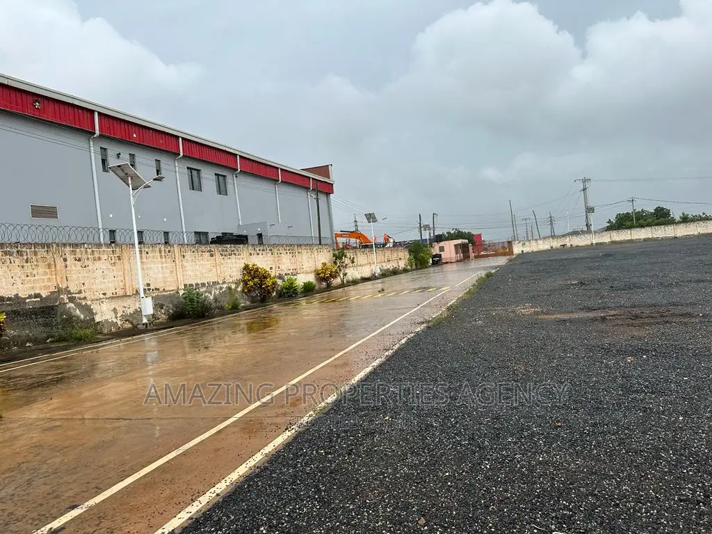 Warehouse Space Is 5000sqm