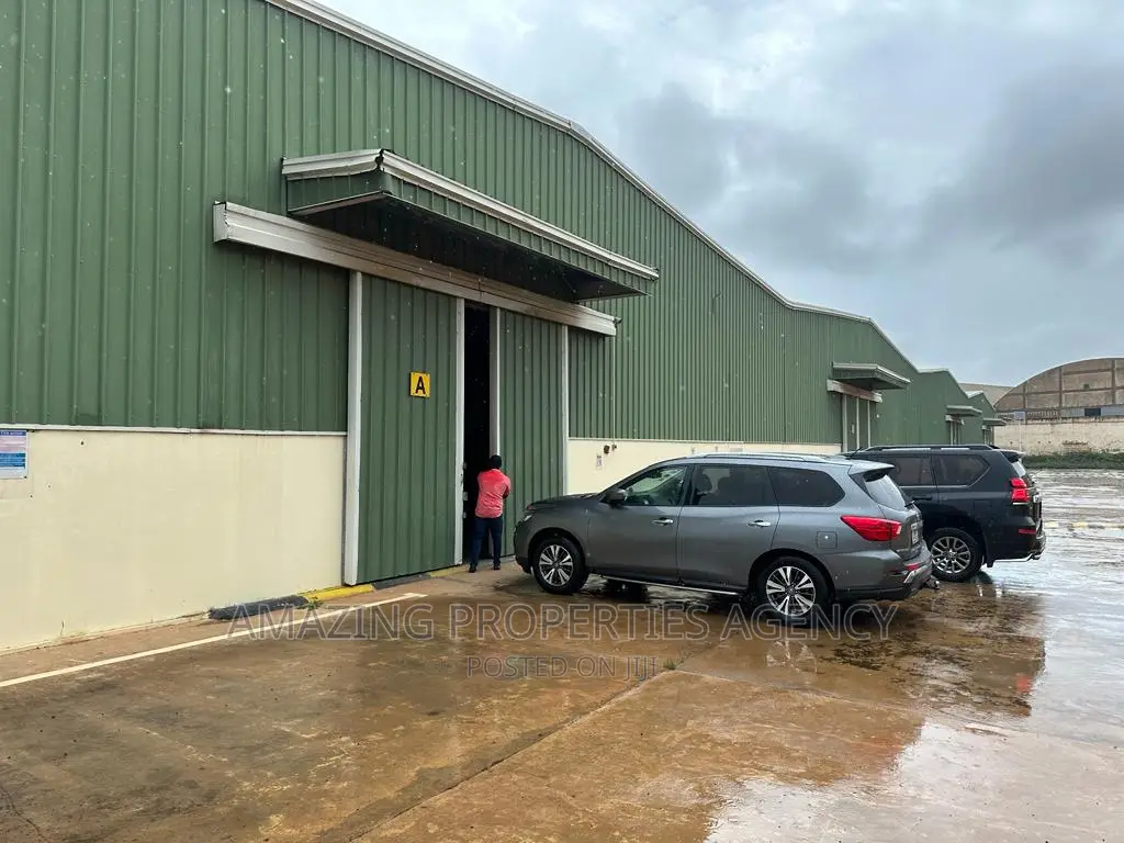 Warehouse Space Is 5000sqm
