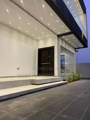 8bdrm Mansion in Pleasant Properties, Cantonments for sale