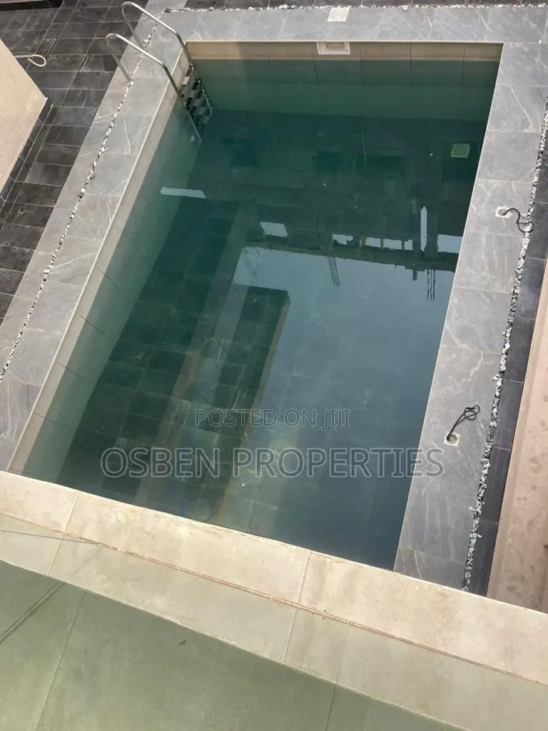 8bdrm Mansion in Pleasant Properties, Cantonments for sale