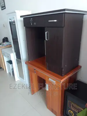 Small Size Office Desk