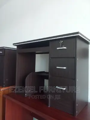 Medium Size Office Desk