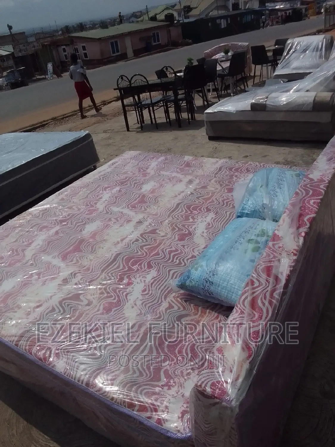 Queen Size Complete Bed