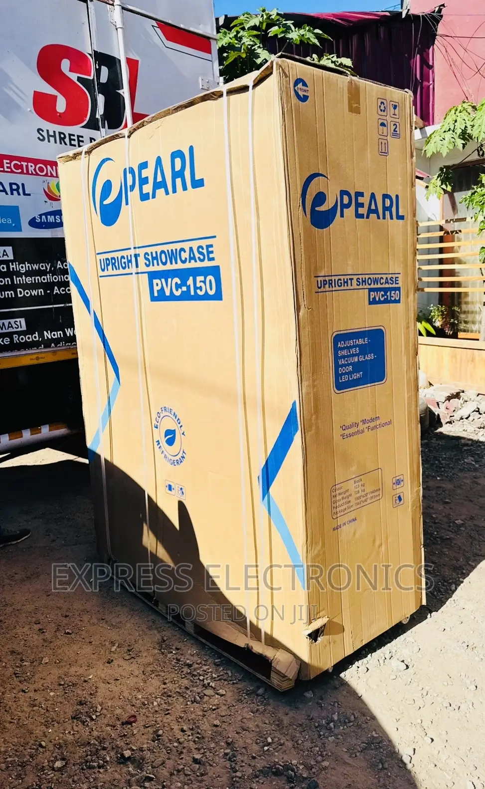 PVC<150 > Display Fridge Pearl Three Doors White