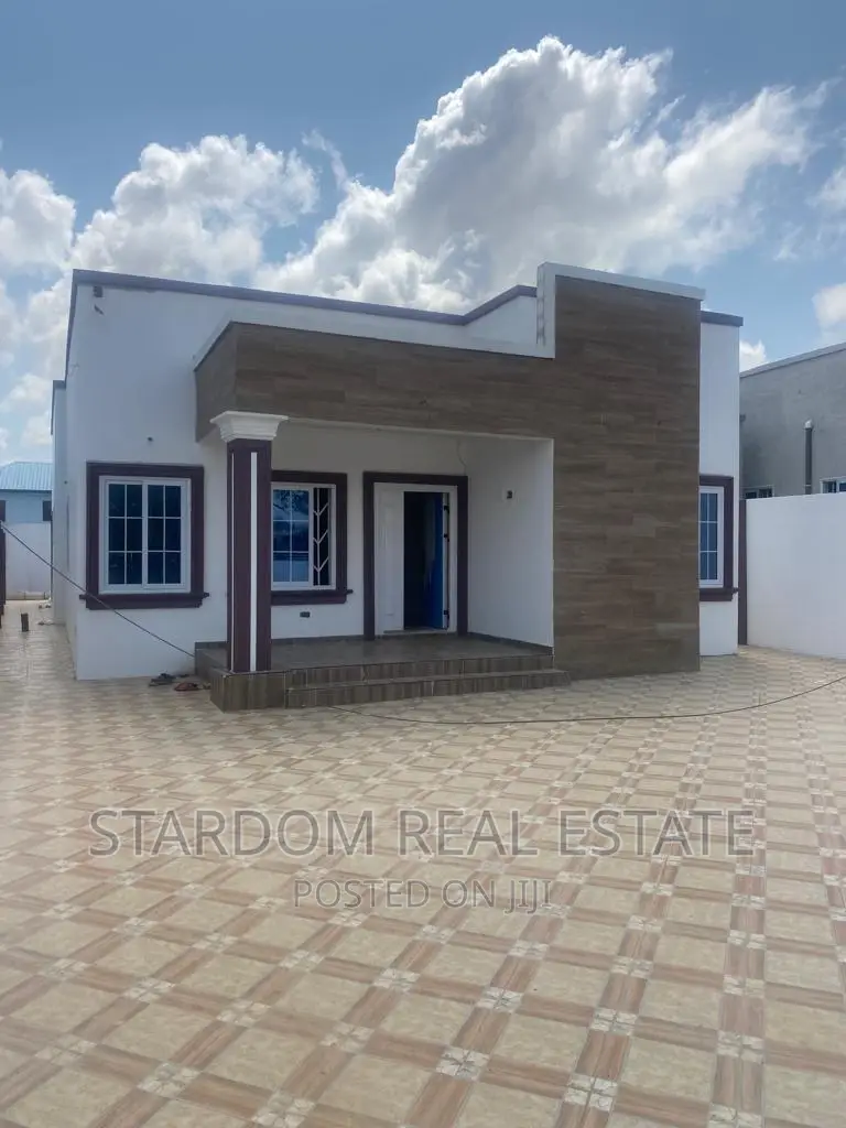 3bdrm Duplex in Spintex for rent