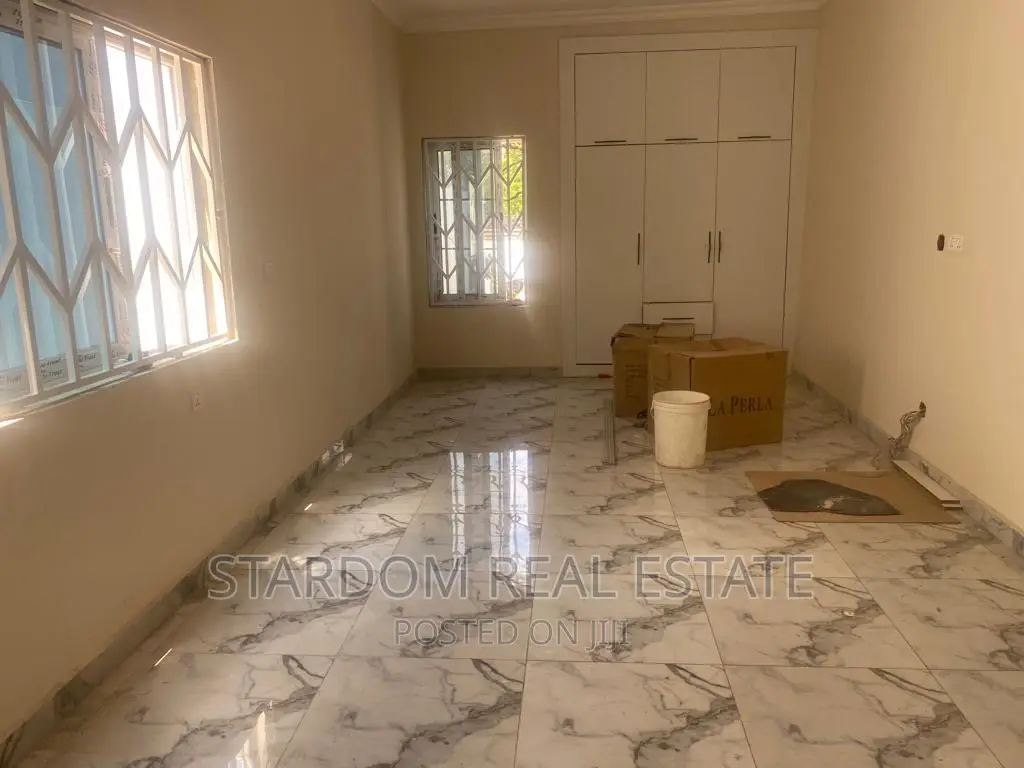 3bdrm Duplex in Spintex for rent