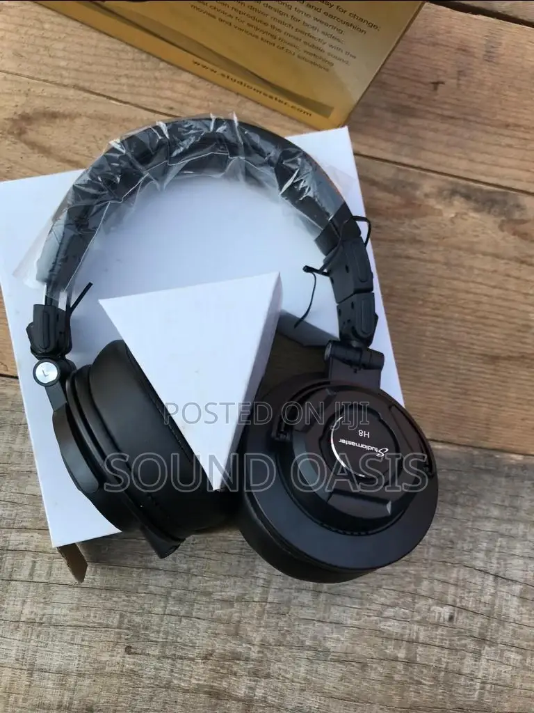 Studiomaster H8 Closed Headphone (UK Made)