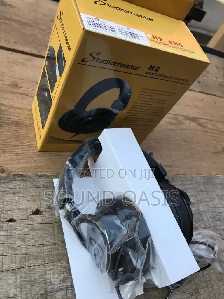 Studiomaster Since 1976 UK Made H2 Closed Headphone