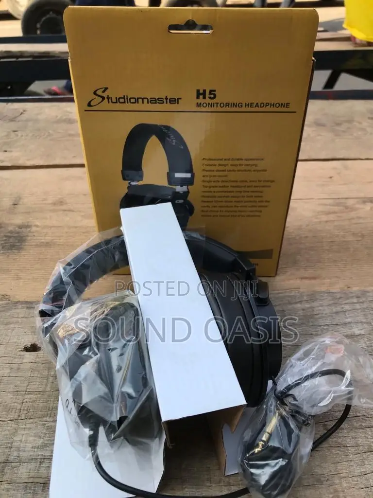 Studiomaster H5 Closed Headphone (UK Made)