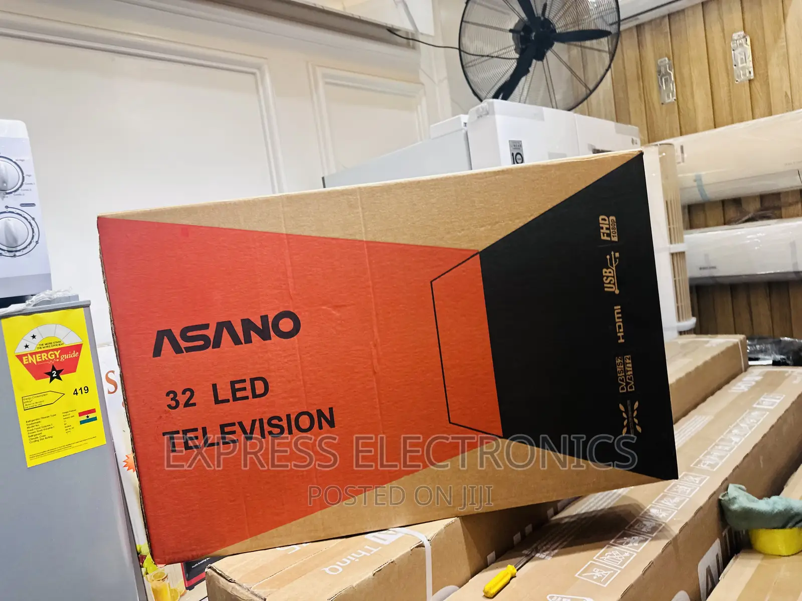 <Smart Glossy Black Asano 32” FHD Satellite