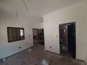 4bdrm House in Skm, Teshie for sale