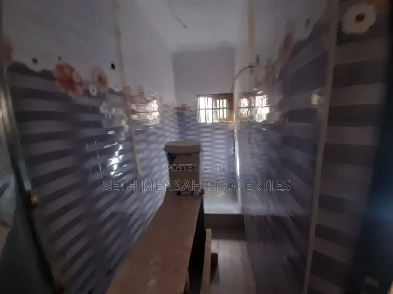 4bdrm House in Skm, Teshie for sale