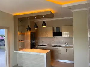 5bdrm House in Skm, Spintex for sale