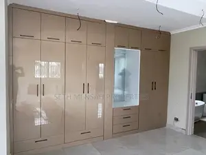 5bdrm House in Skm, Spintex for sale