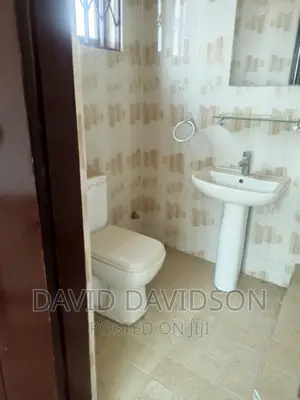 5bdrm Mansion in Executive Newly, Tema Metropolitan for rent