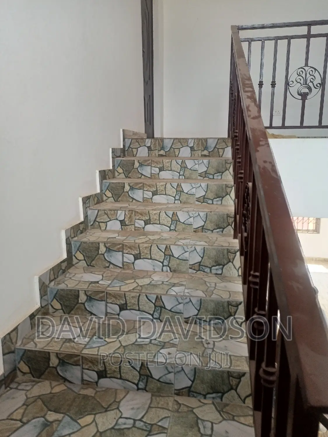 5bdrm Mansion in Executive Newly, Tema Metropolitan for rent