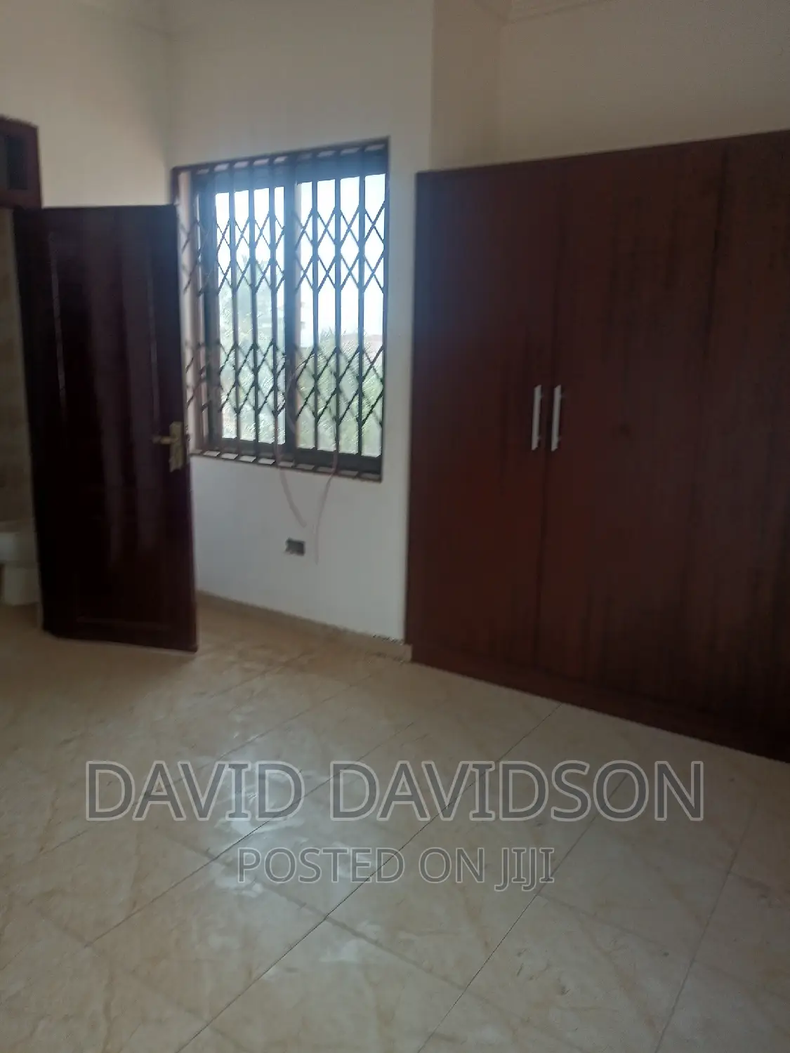 5bdrm Mansion in Executive Newly, Tema Metropolitan for rent