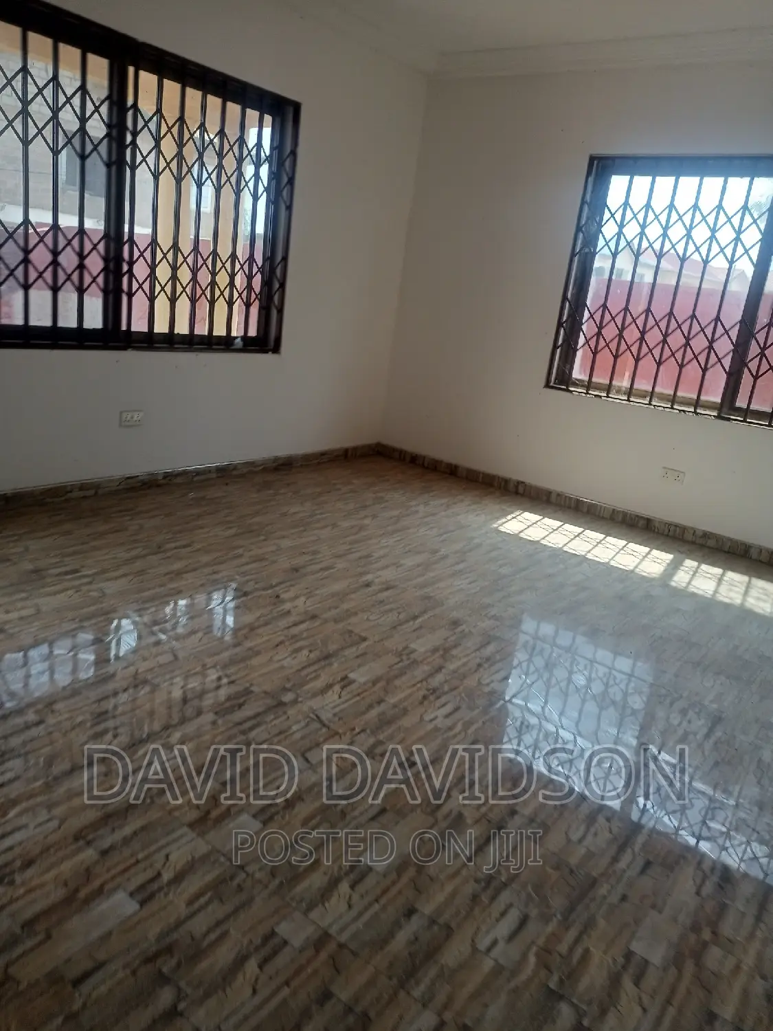 5bdrm Mansion in Executive Newly, Tema Metropolitan for rent