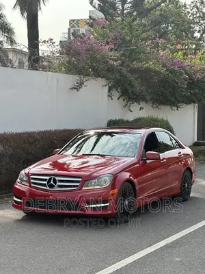Mercedes-Benz C250 2012 Red