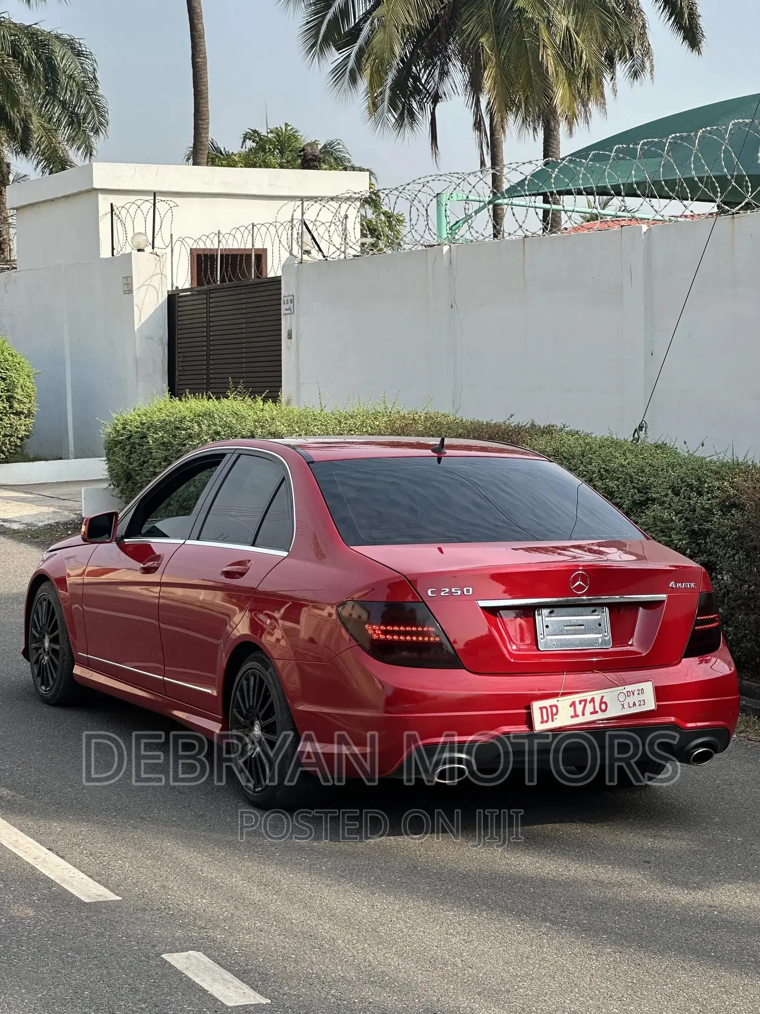 Mercedes-Benz C250 2012 Red