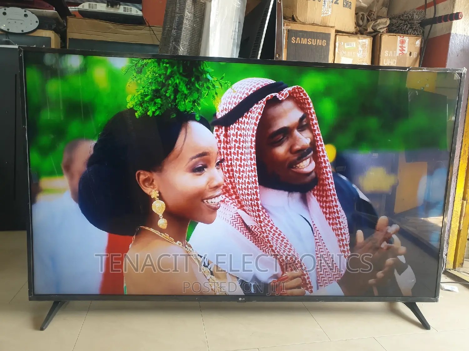 65"Lg 2022/Uhd HDR Smart Satellite Tv