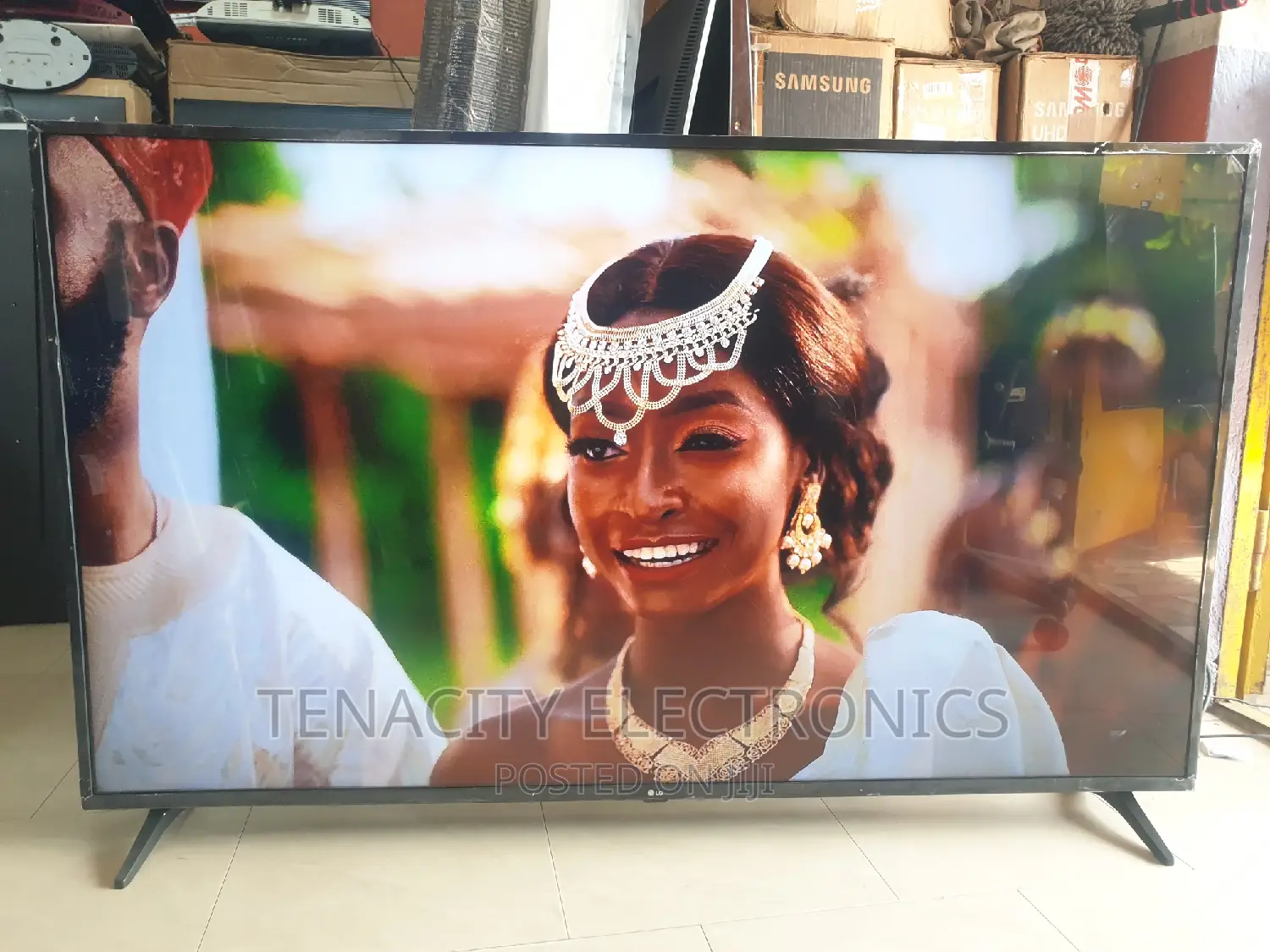 65"Lg 2022/Uhd HDR Smart Satellite Tv