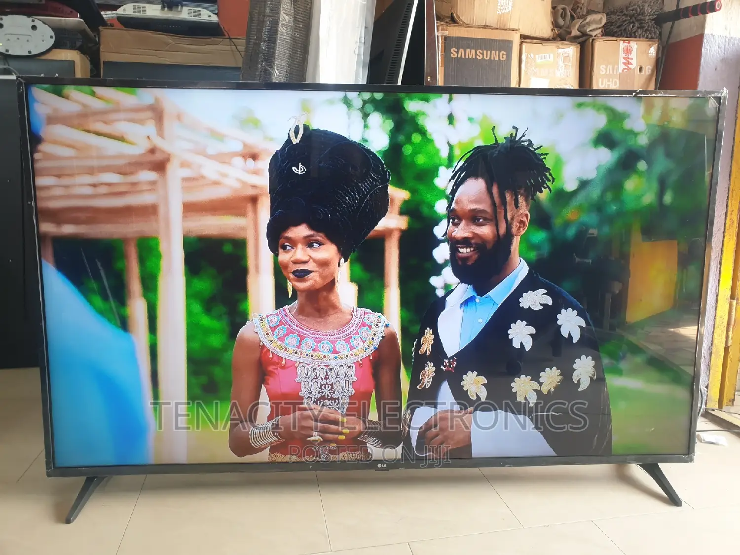 65"Lg 2022/Uhd HDR Smart Satellite Tv
