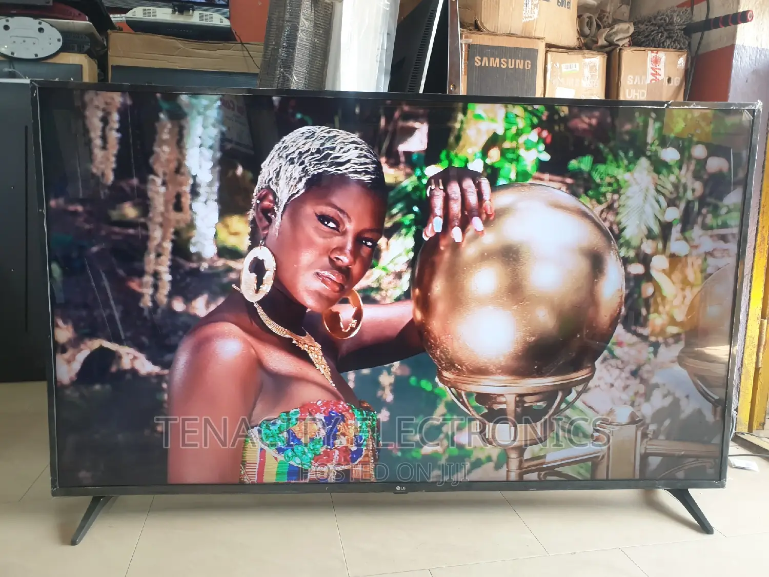 65"Lg 2022/Uhd HDR Smart Satellite Tv