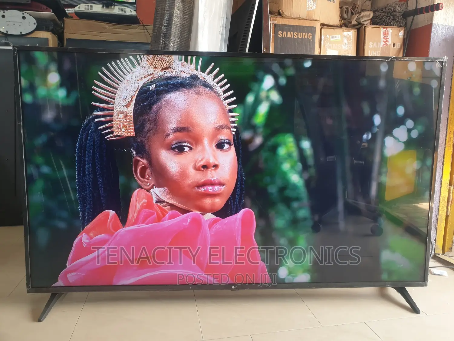 65"Lg 2022/Uhd HDR Smart Satellite Tv