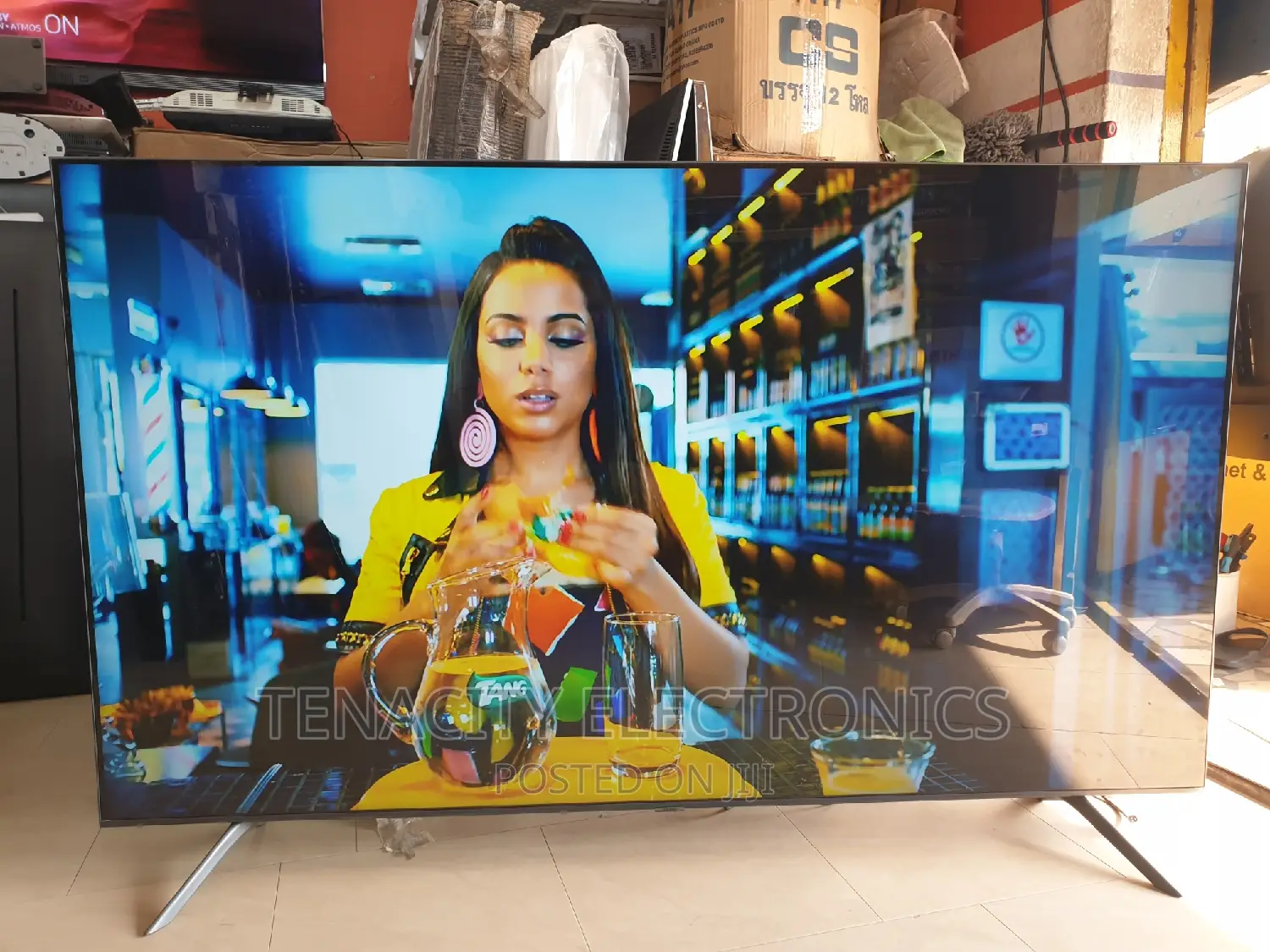 Crystal Uhd 75"Samsung Smart Satellite Tv