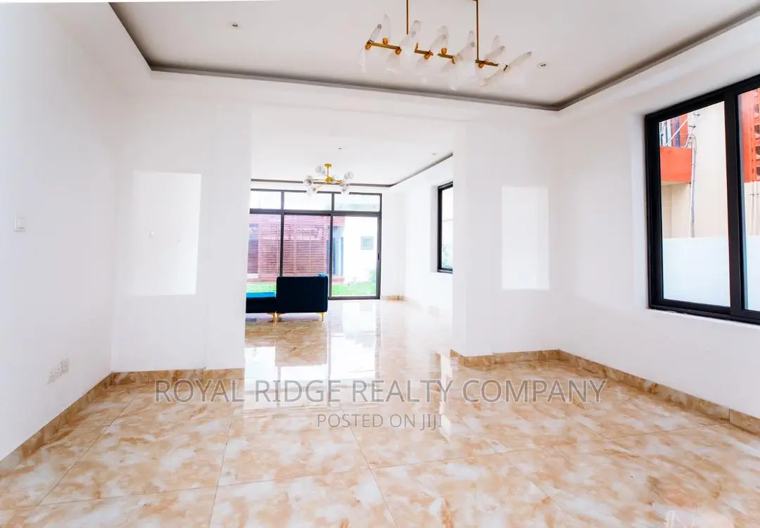 4bdrm Townhouse/Terrace in East Legon, Accra Metropolitan for sale