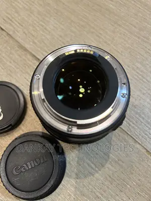 Canon Ef 85mm F/1.8 Usm Lens