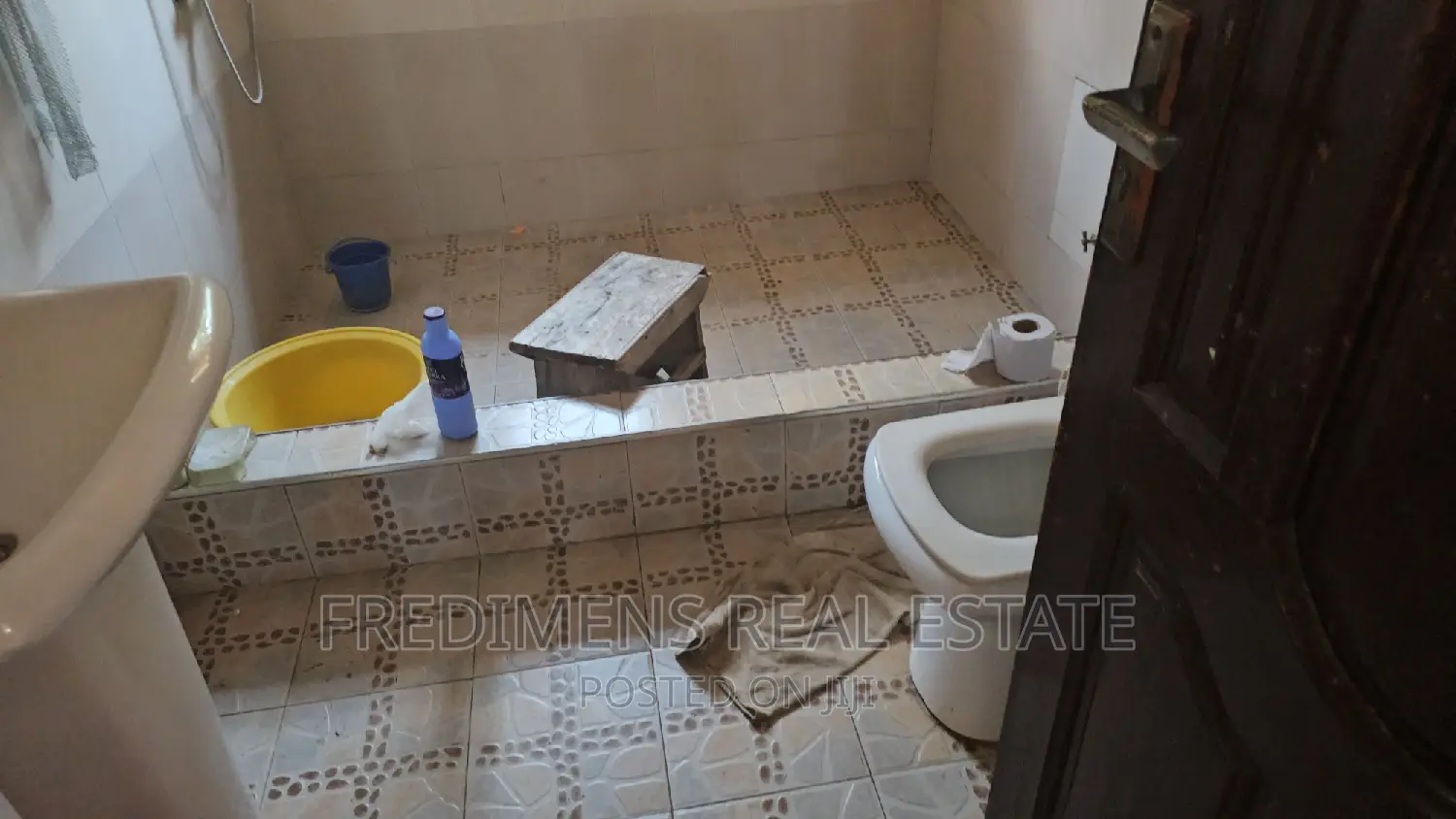 4bdrm House in Fredimens Real, Kumasi Metropolitan for sale