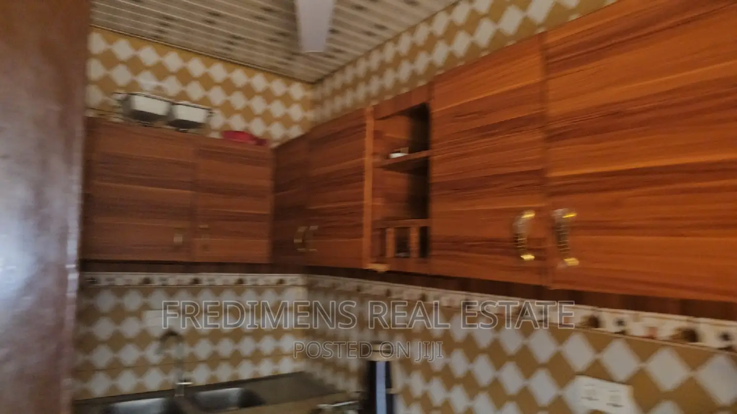 4bdrm House in Fredimens Real, Kumasi Metropolitan for sale