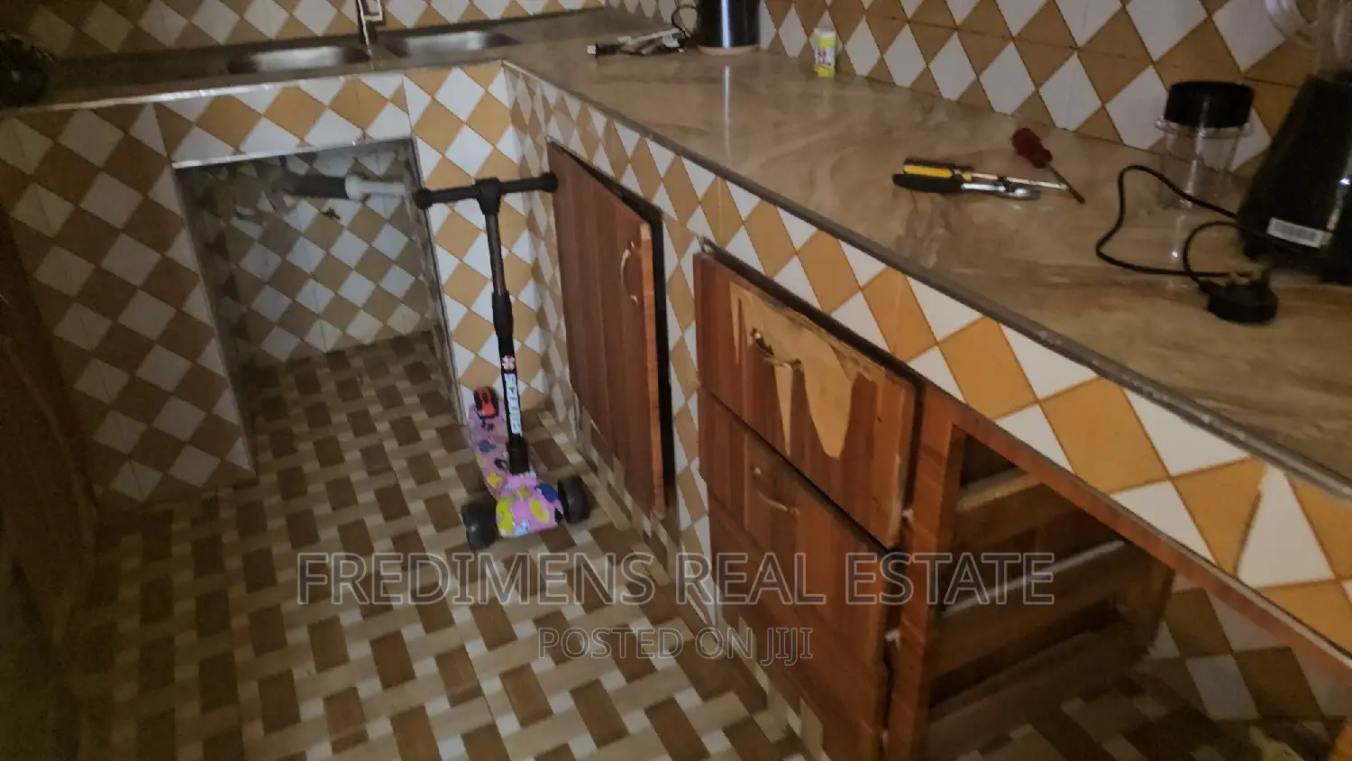 4bdrm House in Fredimens Real, Kumasi Metropolitan for sale