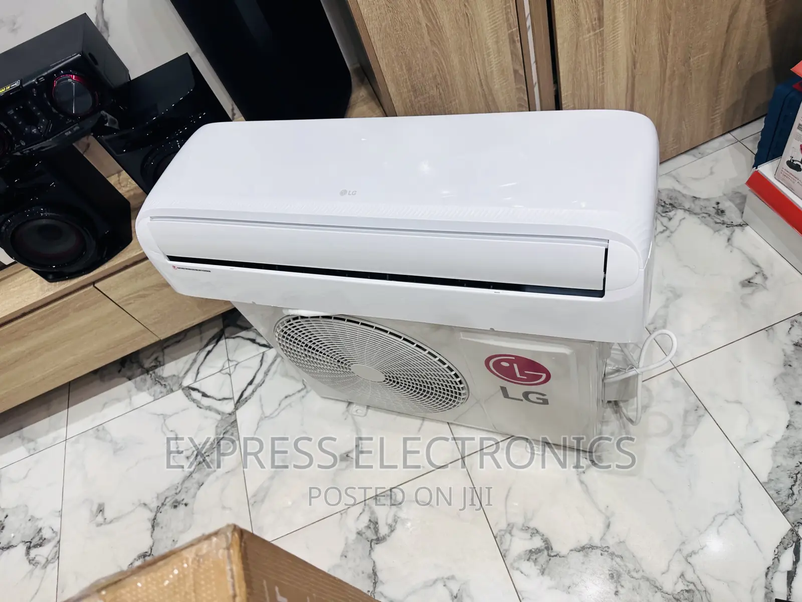 LG Best at 10gig Store 2.5hp Split R410 AC White