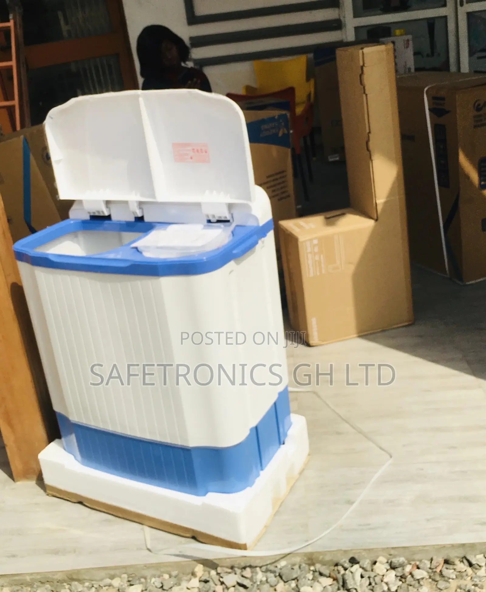 White Washingmachine Topload 7kg Nasco Semiautomatic