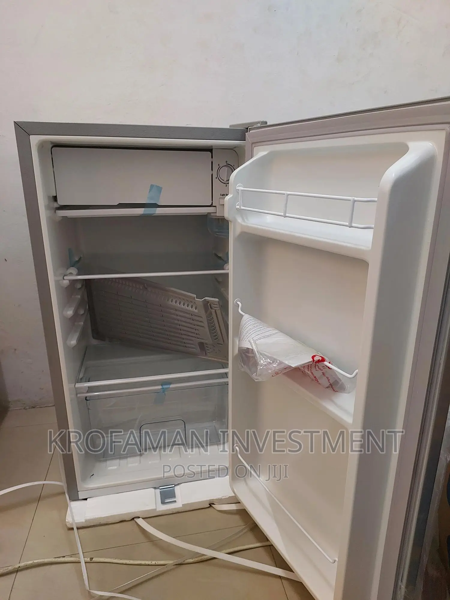 Delron Dtf73 Table Top Fridge 73litres