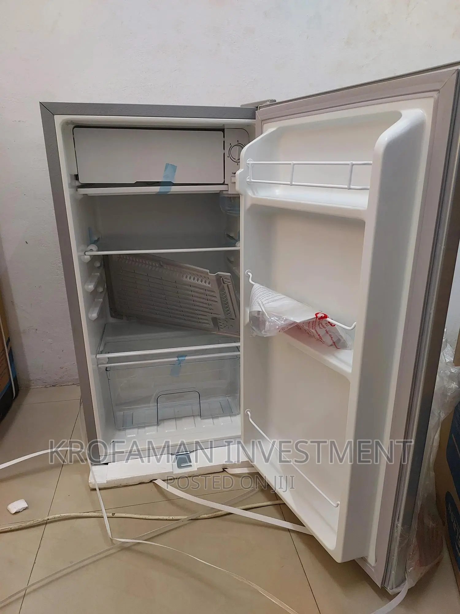 Delron Dtf73 Table Top Fridge 73litres