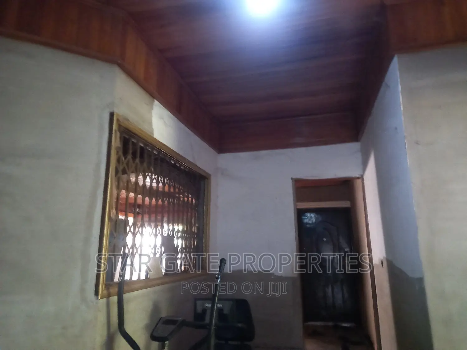 8bdrm House in Kenyasi Abrem, Kumasi Metropolitan for sale