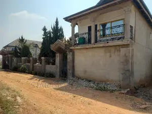 8bdrm House in Kenyasi Abrem, Kumasi Metropolitan for sale